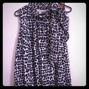 Women’s sleeveless blouse